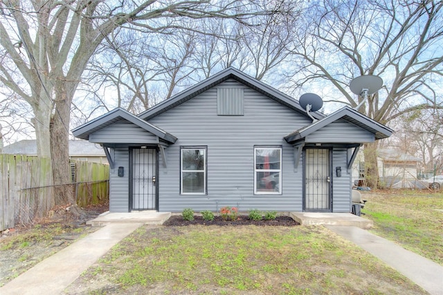 3516 Orange St, Houston, TX 77020 - bungalow with a front yard