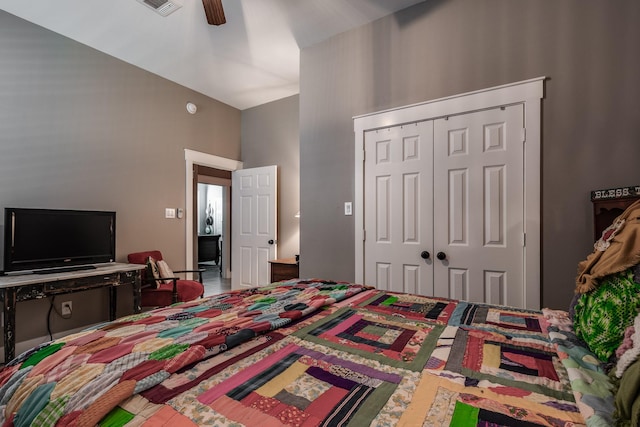 bedroom featuring a closet and ceiling fan