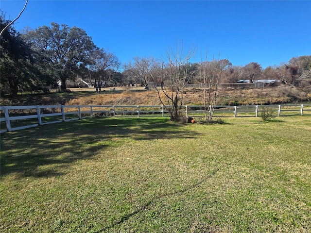 view of yard featuring a rural view