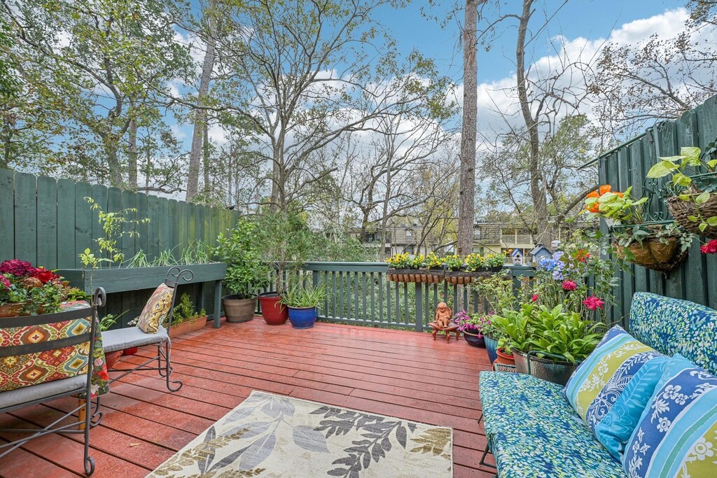 8281 Kingsbrook Rd Unit 259, Houston, TX 77024 - view of wooden terrace