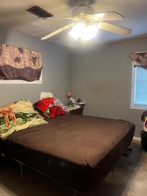 bedroom with ceiling fan