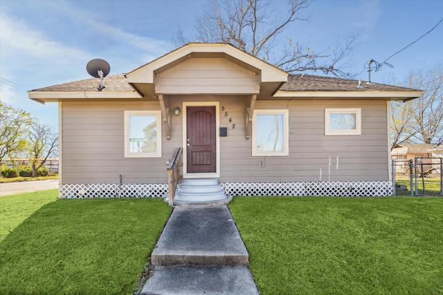 view of front of house featuring a front yard