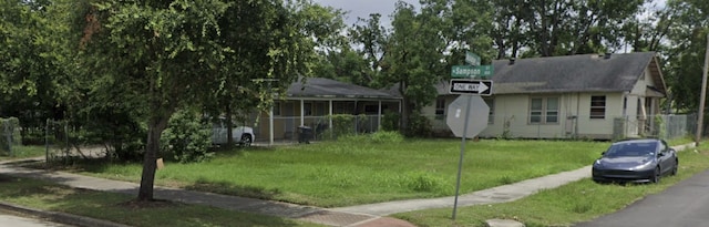 Listing photo 2 for 102 N Sampson St, Houston TX 77003