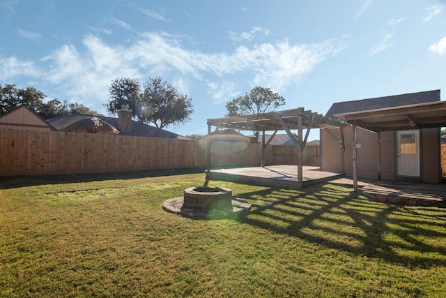 view of yard featuring a pergola and a patio area