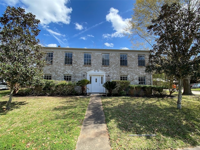 colonial house with a front yard