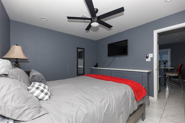 bedroom with ceiling fan