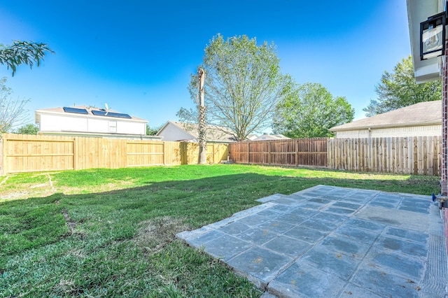 view of yard featuring a patio