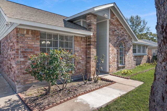 exterior space featuring a lawn