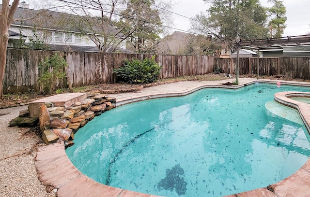 view of swimming pool