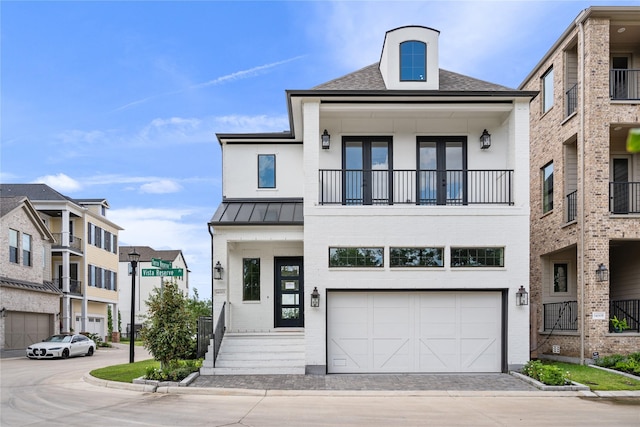 view of front of house featuring a garage