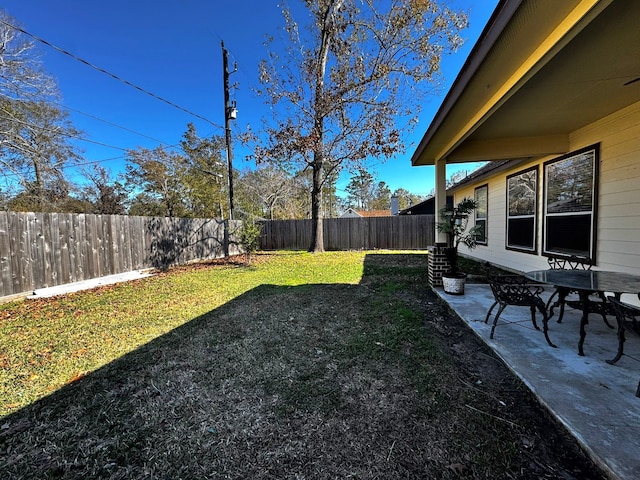 view of yard with a patio area