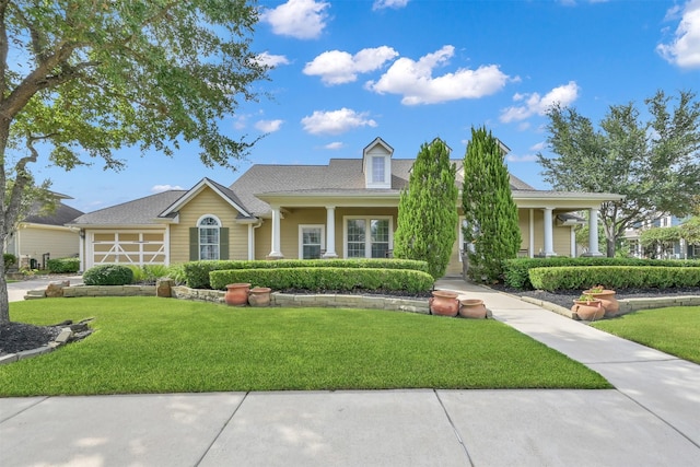 view of front facade with a front yard