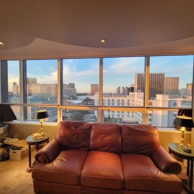 sunroom / solarium with a healthy amount of sunlight