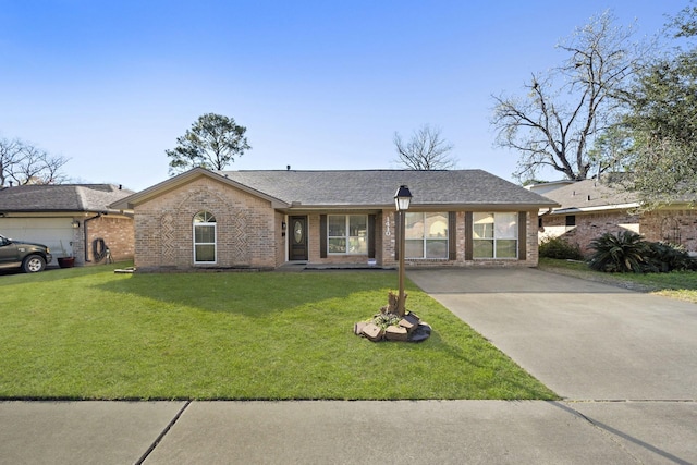 ranch-style home with a front yard