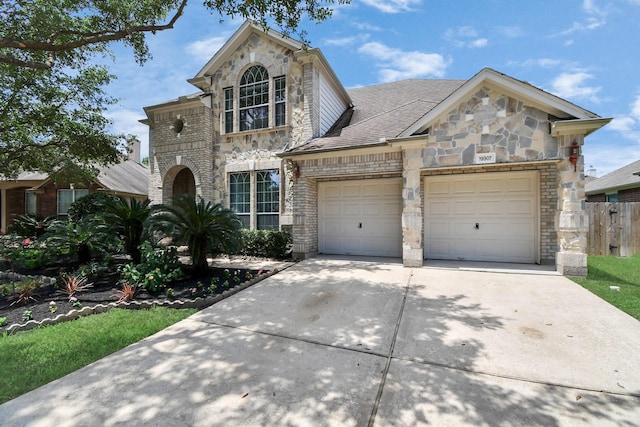 view of front facade featuring a garage