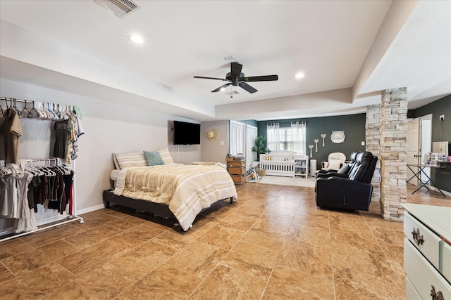 bedroom with ceiling fan