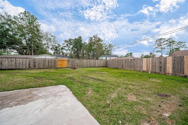 view of yard with a patio