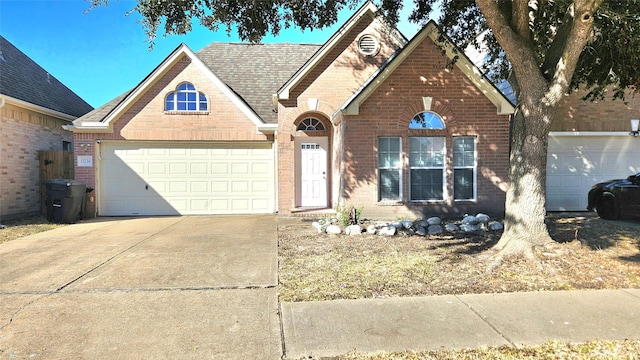 view of front facade featuring a garage