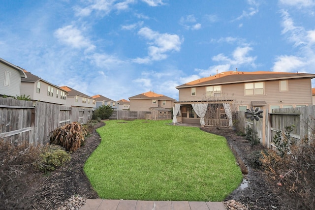 view of yard featuring a pergola