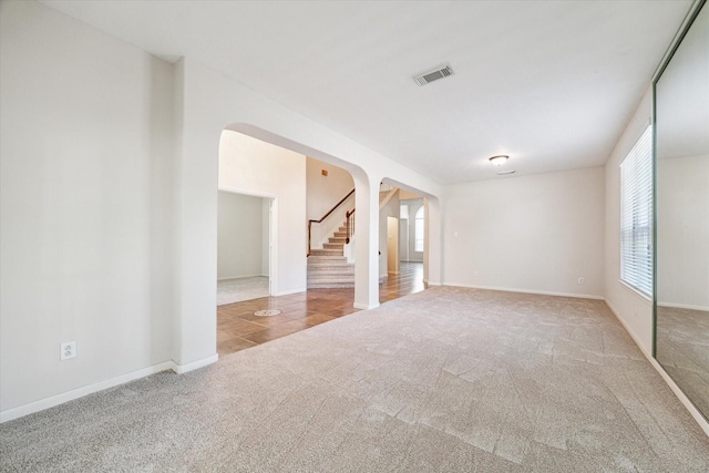 view of carpeted spare room