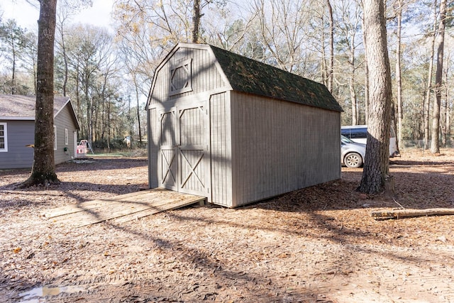 view of outbuilding