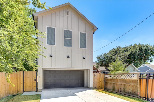 view of front of home featuring a garage