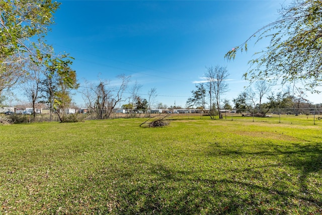 view of yard featuring a rural view