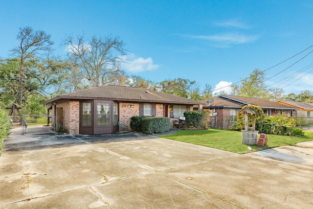 297 Hargett St, Clute, TX 77531 - photo 2