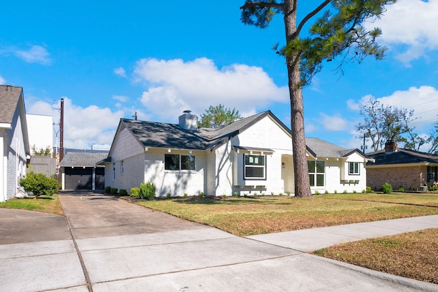 view of front of house with a front yard