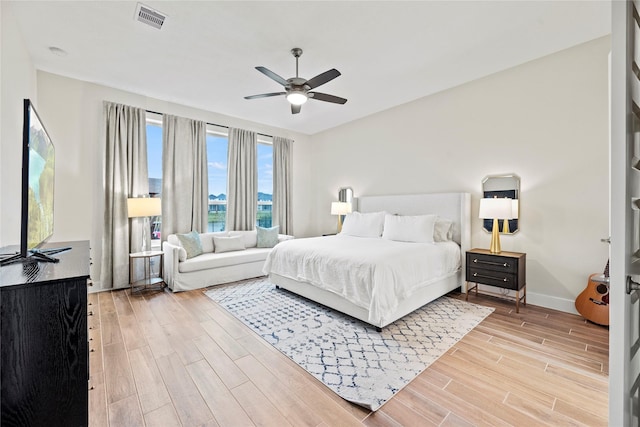 bedroom featuring ceiling fan