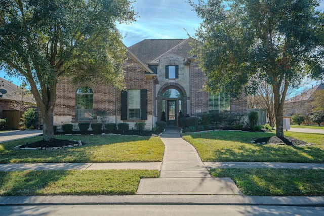 view of front of property with a front yard