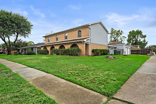 view of front of house featuring a front lawn