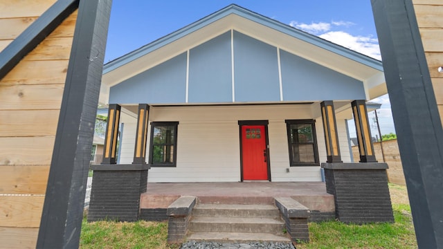 view of front of home with covered porch