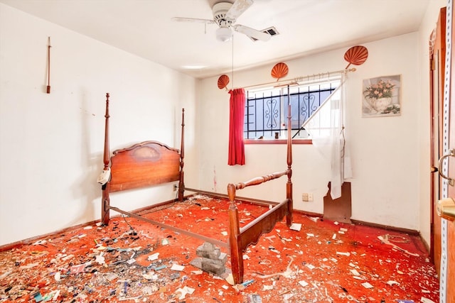 bedroom featuring ceiling fan