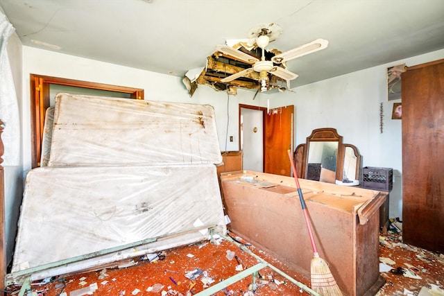 miscellaneous room featuring ceiling fan