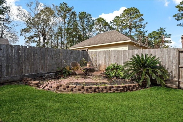 view of yard with a patio