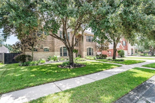 view of front of house featuring a front yard