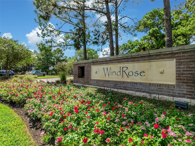 view of community / neighborhood sign