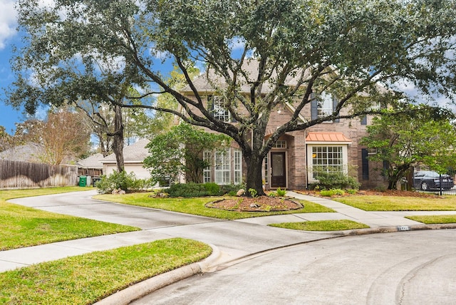 view of front of property with a front yard