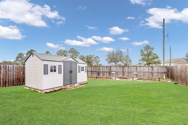 view of yard with a shed