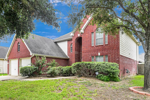 view of front of property with a front lawn