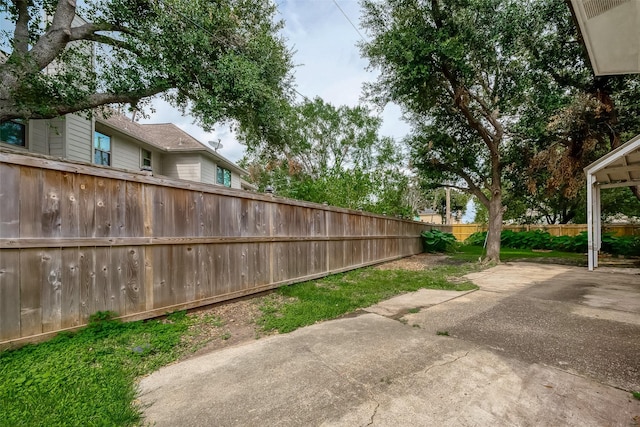 view of yard with a patio area