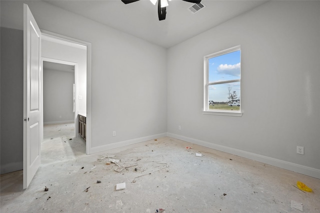 empty room featuring ceiling fan