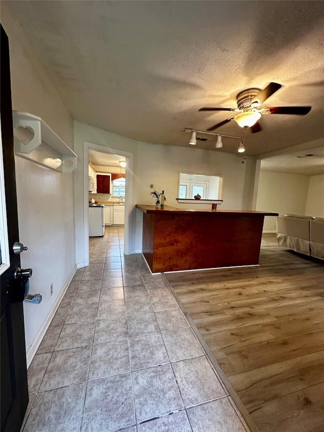 reception area featuring ceiling fan