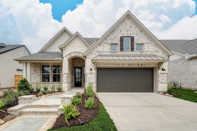 view of front facade featuring a garage