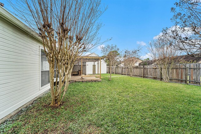 view of yard with a pergola