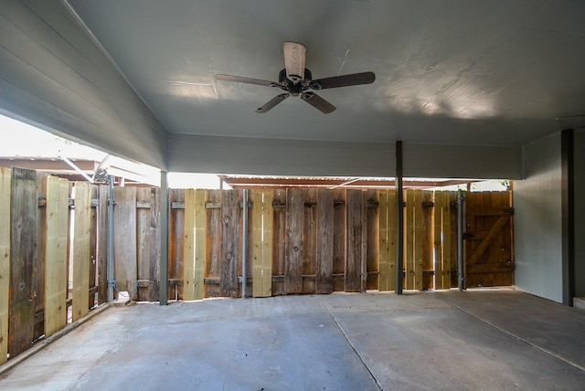 exterior details with ceiling fan