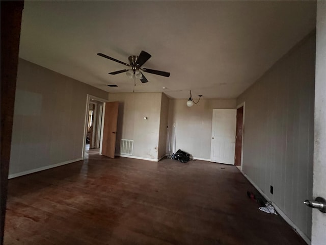 spare room with ceiling fan