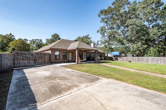 view of front of property with a front lawn