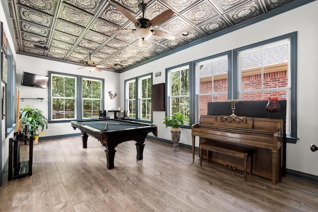 playroom featuring hardwood / wood-style flooring, ceiling fan, and billiards